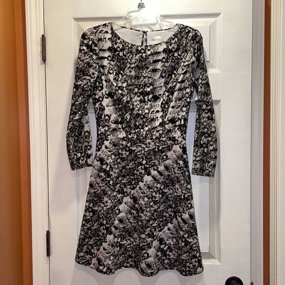 REISS Heidi Snake Print Flared Dress - Picture 4 of 10